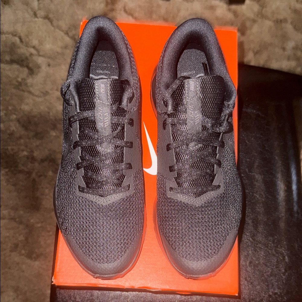 Nike Run Defy Athletic Shoes - Picture 4 of 7
